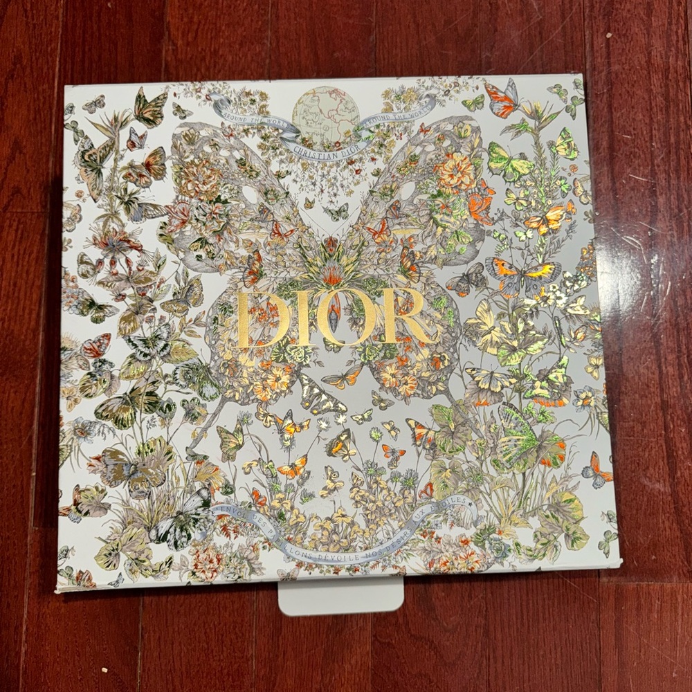 Empty dior box